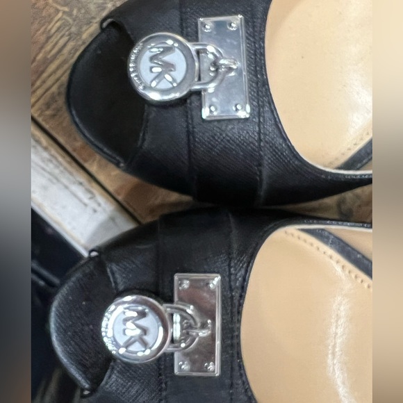 Michael Kors black wedges size 8 - Picture 4 of 4